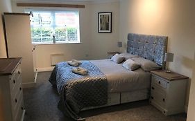 Poulton-Le-Fylde Luxury G. Floor Apartment